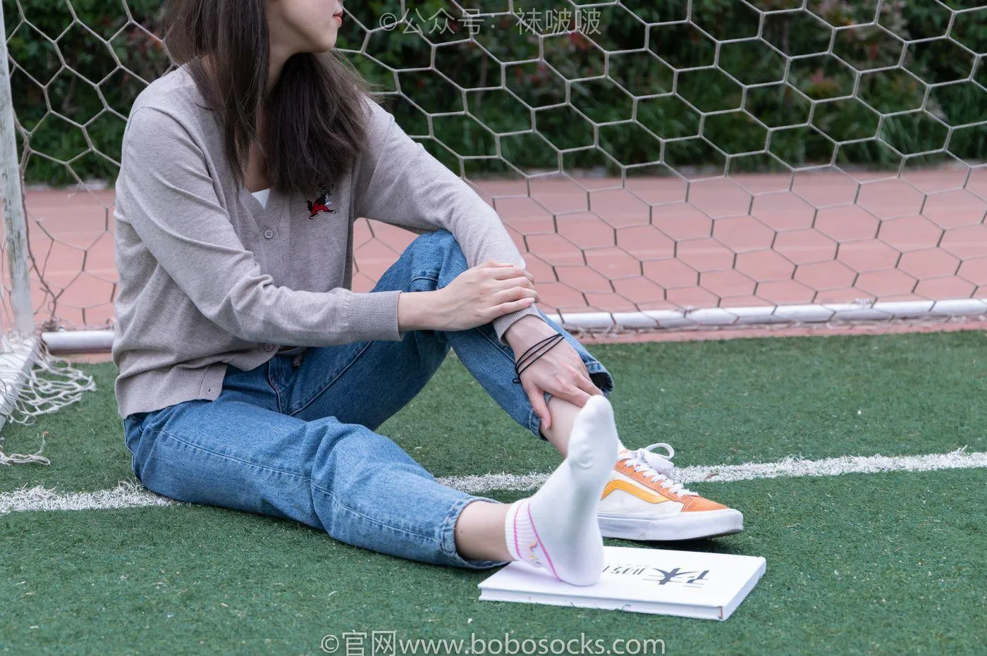 [BoBoSocks袜啵啵]NO.004 泡芙-vans帆布鞋、白棉袜、裸足 [127P]插图2